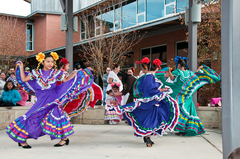 foklorico dance at the longmont museum