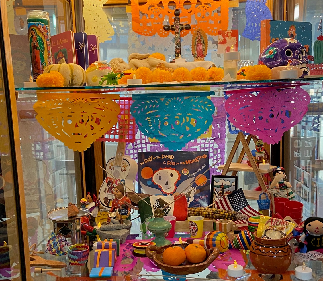 di de muertos ofrenda display